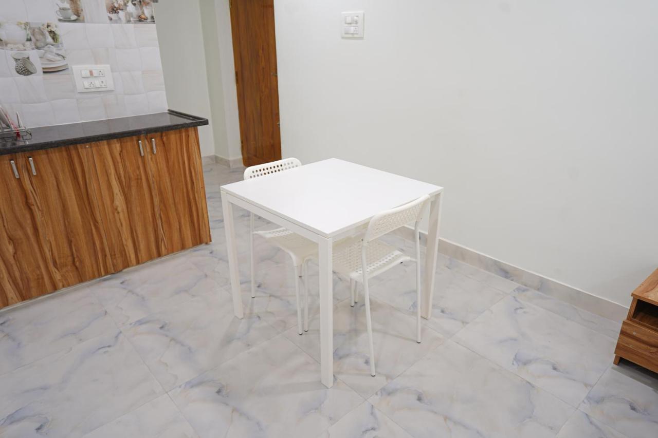 Mahasri Studio Apartments- Brand New Fully Furnished Air Conditioned Studio Apartments Tirupati Eksteriør billede