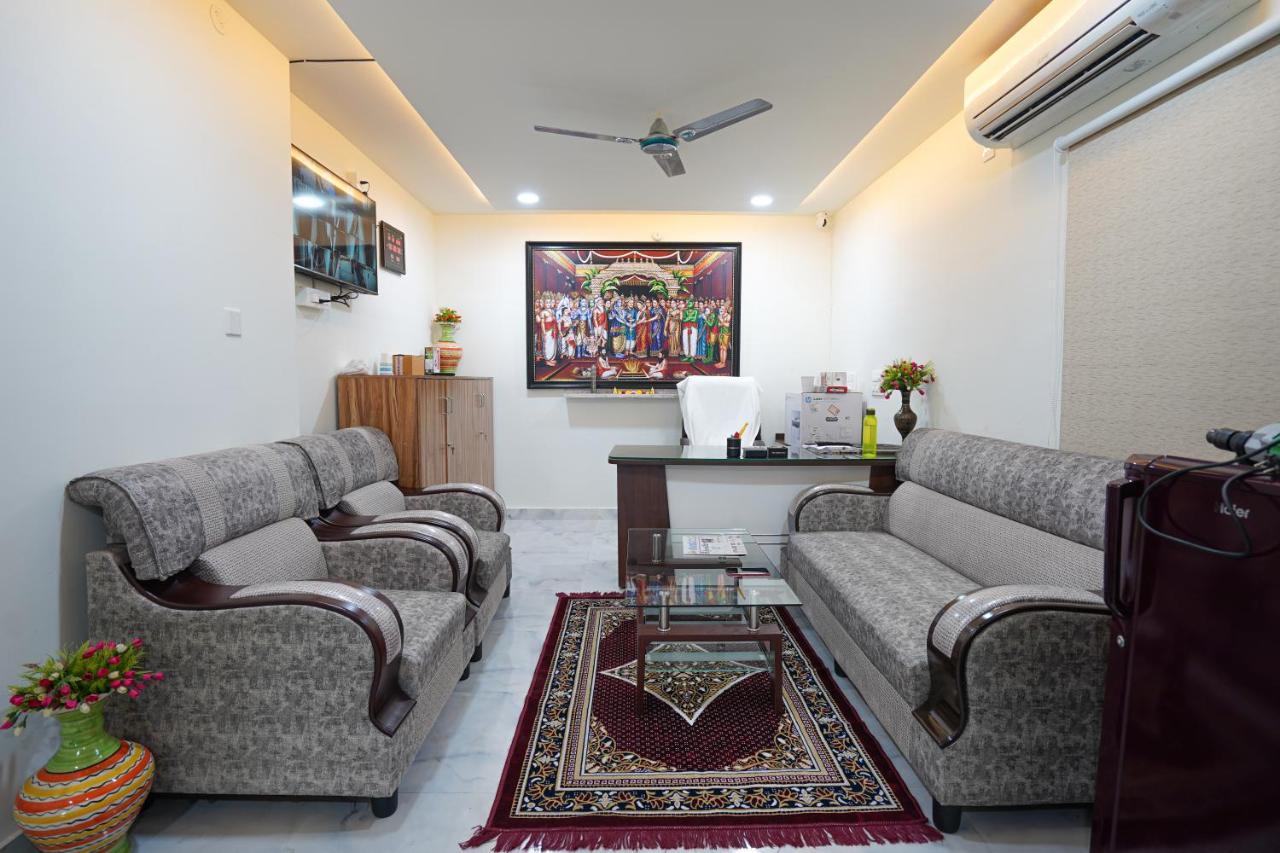 Mahasri Studio Apartments- Brand New Fully Furnished Air Conditioned Studio Apartments Tirupati Eksteriør billede