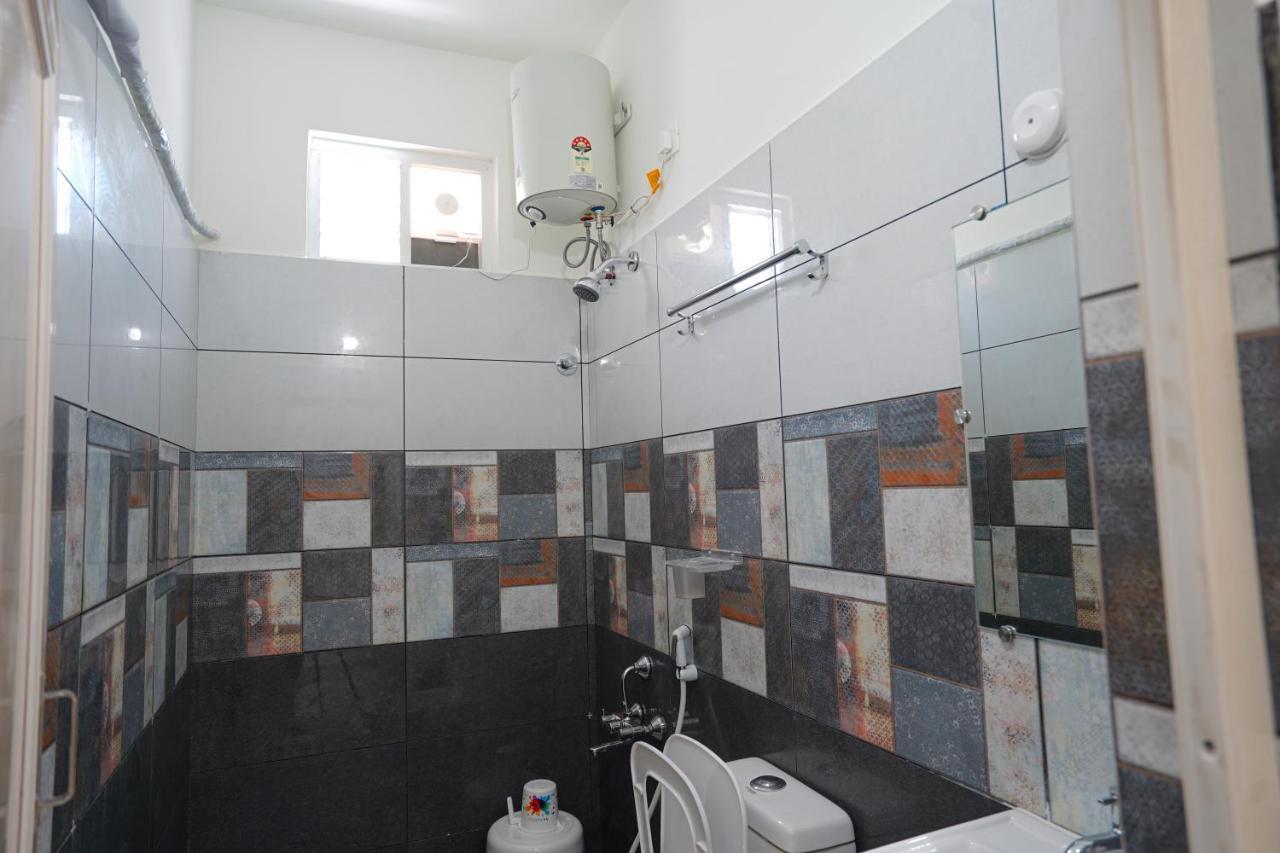 Mahasri Studio Apartments- Brand New Fully Furnished Air Conditioned Studio Apartments Tirupati Eksteriør billede